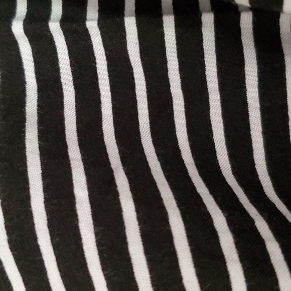 *Nwt* Hot Topic's Stripe Button Up Tie Top - Picture 10 of 16